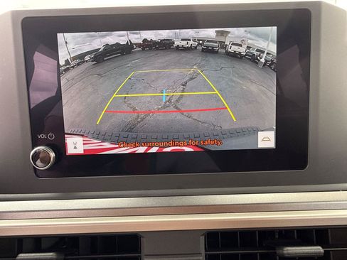 Certified 2025 Toyota 4Runner SR5 AWD/4WD image 19
