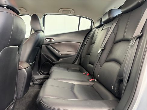 Used 2018 MAZDA MAZDA3 Touring FWD image 7