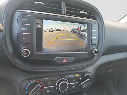 Used 2025 Kia Soul LX FWD image 22