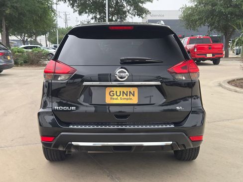 Used 2017 Nissan Rogue SL w/ SL Premium Package FWD image 4