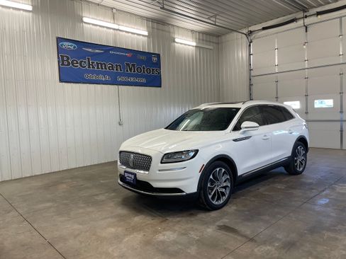 Used 2023 Lincoln Nautilus Reserve AWD/4WD image 1