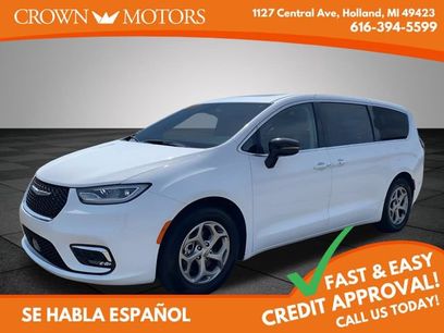 Used 2024 Chrysler Pacifica Limited