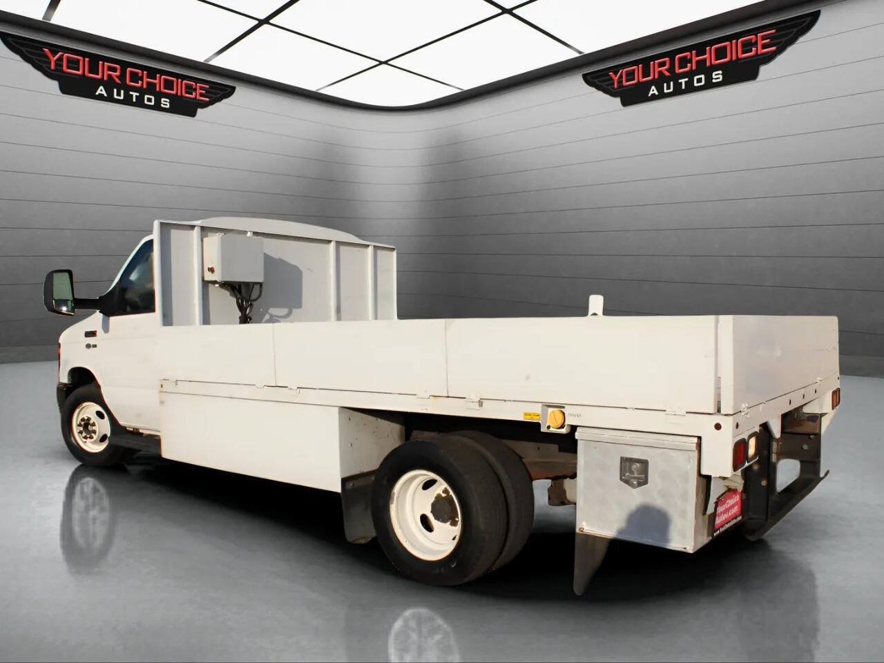 Used 2011 Ford E-450 and Econoline 450 Super Duty RWD image 7