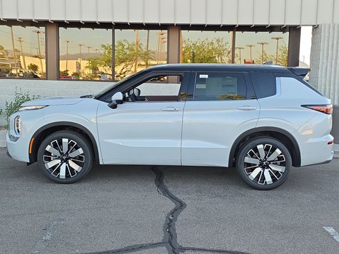 New 2026 Mitsubishi Outlander SEL FWD image 4