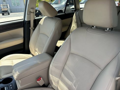Used 2019 Subaru Outback 2.5i Limited AWD/4WD image 18