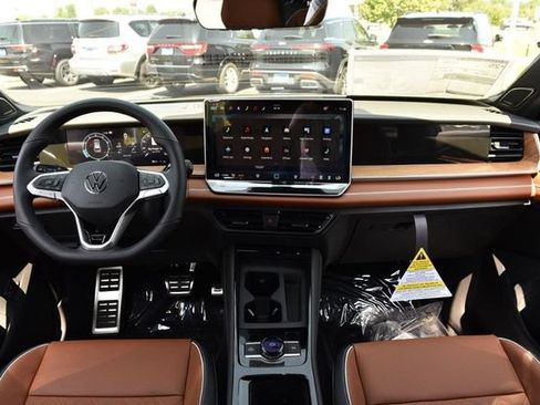 New 2026 Volkswagen Tiguan SEL R-Line AWD/4WD image 7