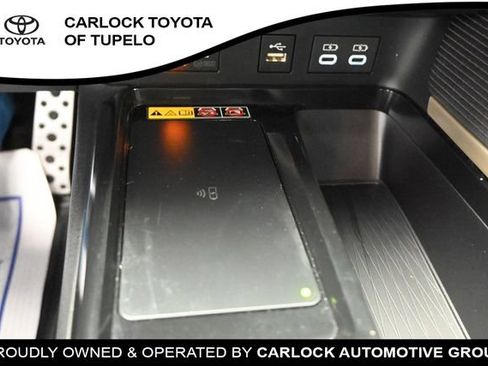 Used 2025 Toyota Camry SE FWD image 15
