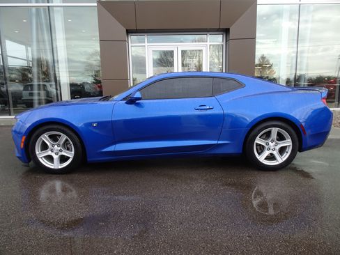 Used 2016 Chevrolet Camaro LT image 2