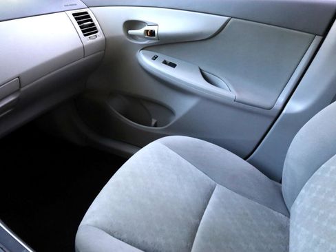 Used 2009 Toyota Corolla XLE image 10