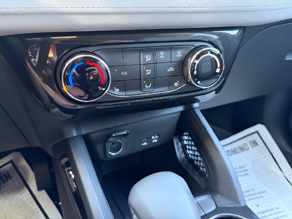 New 2026 Chevrolet TrailBlazer LT w/ LT Cold Weather Package FWD image 21