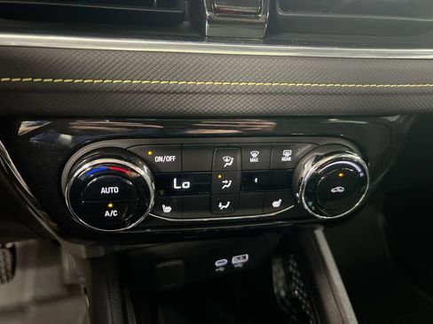 Used 2025 Chevrolet TrailBlazer ACTIV w/ Convenience Package AWD/4WD image 16