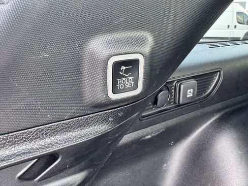 Used 2024 Jeep Grand Cherokee Altitude AWD/4WD image 17