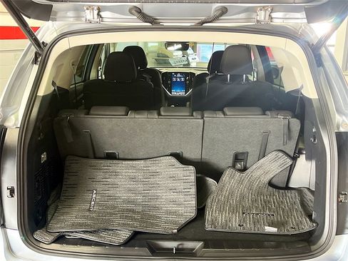 Used 2023 Subaru Ascent Premium w/ Convenience Package image 25