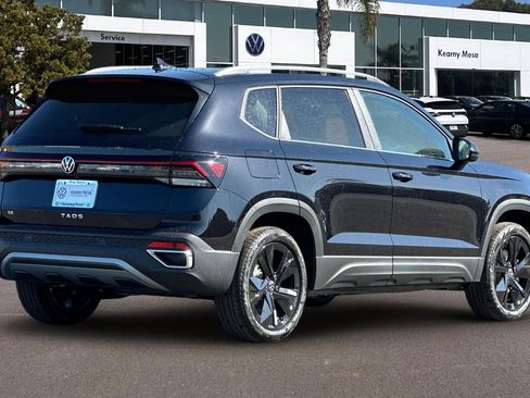 New 2025 Volkswagen Taos SE image 4