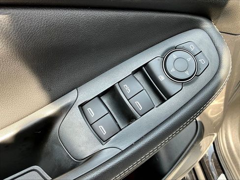 Used 2022 Buick Encore GX Preferred w/ Sport Touring Package FWD image 35