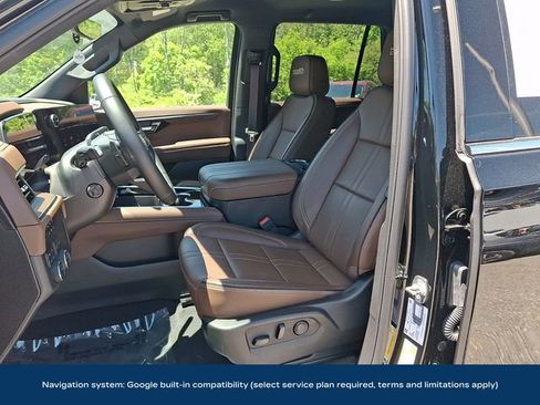 Used 2025 Chevrolet Tahoe High Country AWD/4WD image 2