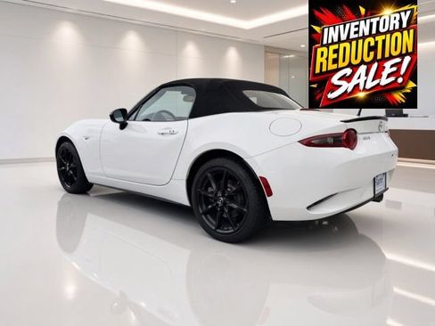 Used 2020 MAZDA MX-5 Miata Club RWD image 7