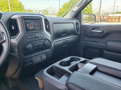 Used 2022 Chevrolet Silverado 1500 Custom Trail Boss w/ Safety Confidence Package AWD/4WD image 18