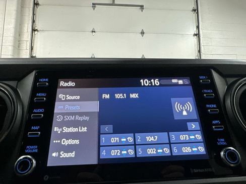 Used 2023 Toyota Tacoma TRD Sport w/ Technology Package AWD/4WD image 27