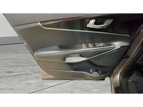 Used 2019 Kia Sorento FWD V6 image 9