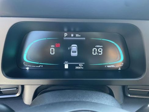Certified 2025 Hyundai Elantra Sport FWD image 21