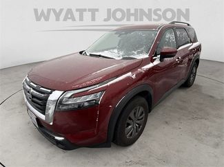 Used 2024 Nissan Pathfinder SV video 1