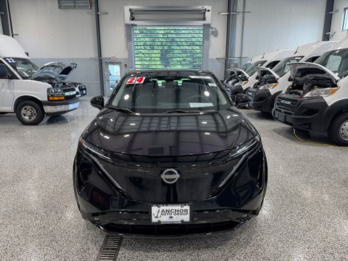 Used 2024 Nissan Ariya AWD image 2