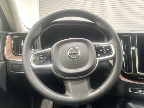 Used 2023 Volvo XC60 B5 Ultimate AWD/4WD image 14