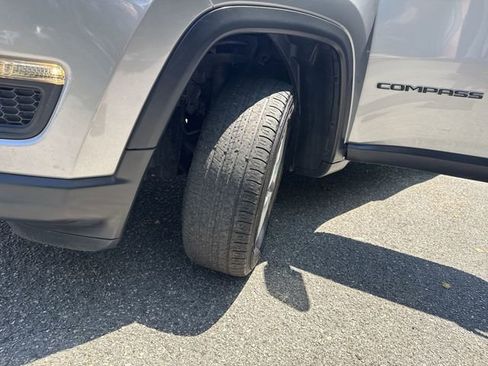 Used 2018 Jeep Compass Sport AWD/4WD image 29