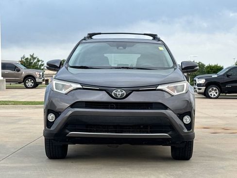 Used 2017 Toyota RAV4 XLE FWD image 2