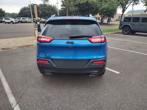 Used 2018 Jeep Cherokee Limited w/ High Altitude Package AWD/4WD image 4