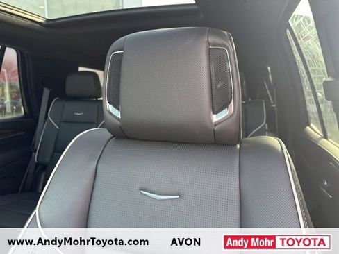 Used 2023 Cadillac Escalade Premium Luxury image 34