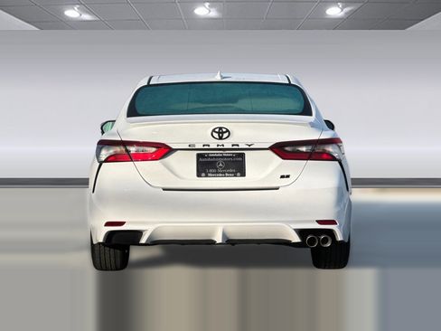 Used 2022 Toyota Camry SE image 9