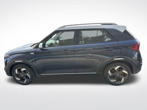 Used 2021 Hyundai Venue FWD image 7