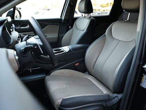 Used 2023 Hyundai Santa Fe SE image 19