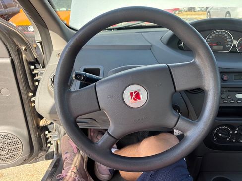 Used 2005 Saturn ION Level 1 image 12