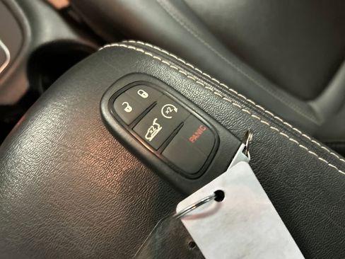 Used 2021 Jeep Cherokee Latitude Lux 80th Anniv w/ Quick Order Package 26U 80TH image 22