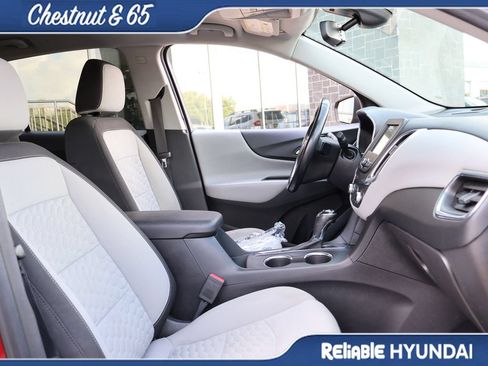 Used 2019 Chevrolet Equinox LT w/ Driver Convenience Package FWD image 10
