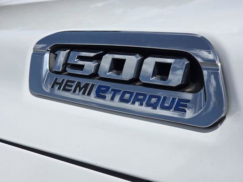 Used 2022 RAM 1500 Laramie AWD/4WD image 12