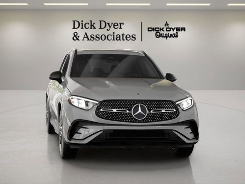 Used 2025 Mercedes-Benz GLC 300 image 34