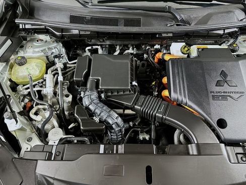 Used 2023 Mitsubishi Outlander SEL image 36