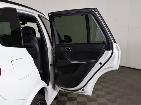 Used 2023 BMW X5 M50i w/ Executive Package image 27