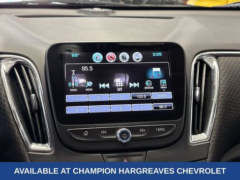 Used 2017 Chevrolet Malibu LT FWD image 17