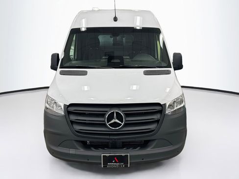 Used 2025 Mercedes-Benz Sprinter 2500 image 2