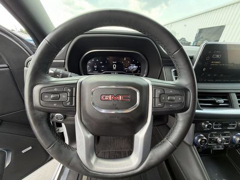 Certified 2023 GMC Yukon XL SLT w/ SLT Premium Package AWD/4WD image 12