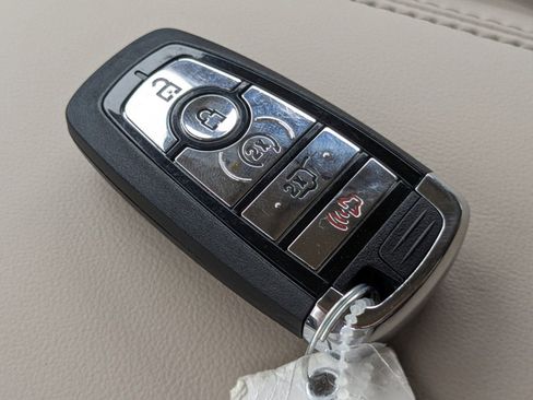 Certified 2023 Lincoln Nautilus Reserve w/ Equipment Group 201A image 33