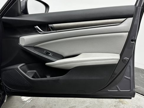 Used 2019 Honda Accord LX image 30