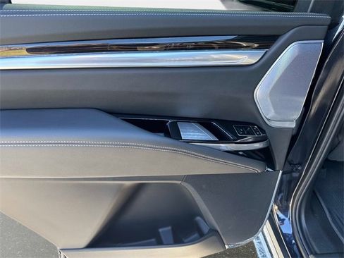 Used 2025 Cadillac Escalade Premium Luxury w/ Touring Package image 10