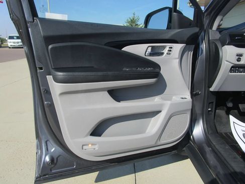 Used 2019 Honda Ridgeline RTL-E image 10