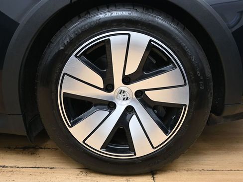 Used 2023 Porsche Taycan 4 Cross Turismo w/ Premium Package image 13